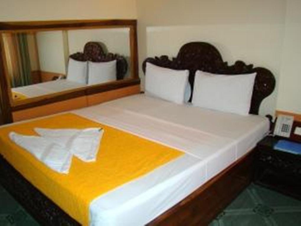 Thy Ny Hotel Battambang Exterior foto