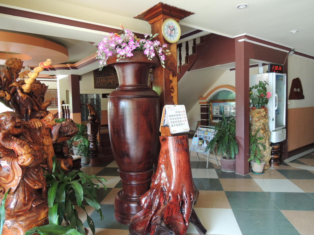 Thy Ny Hotel Battambang Exterior foto