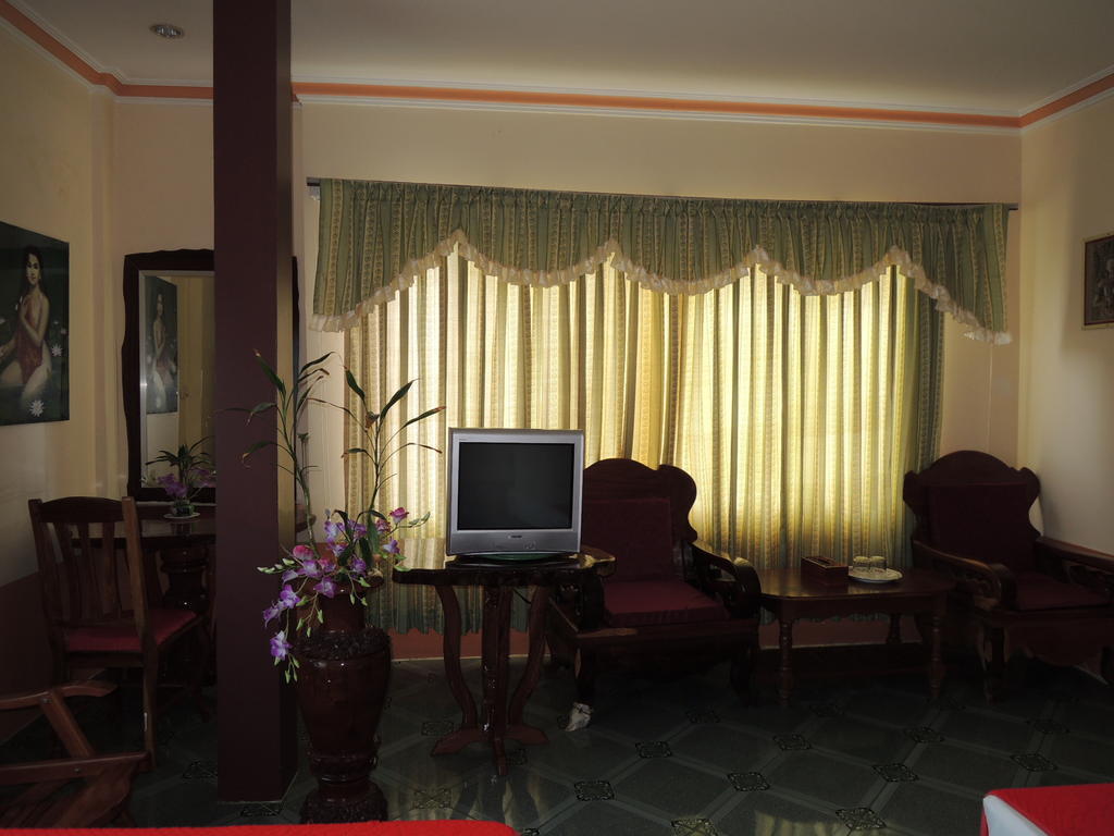 Thy Ny Hotel Battambang Exterior foto